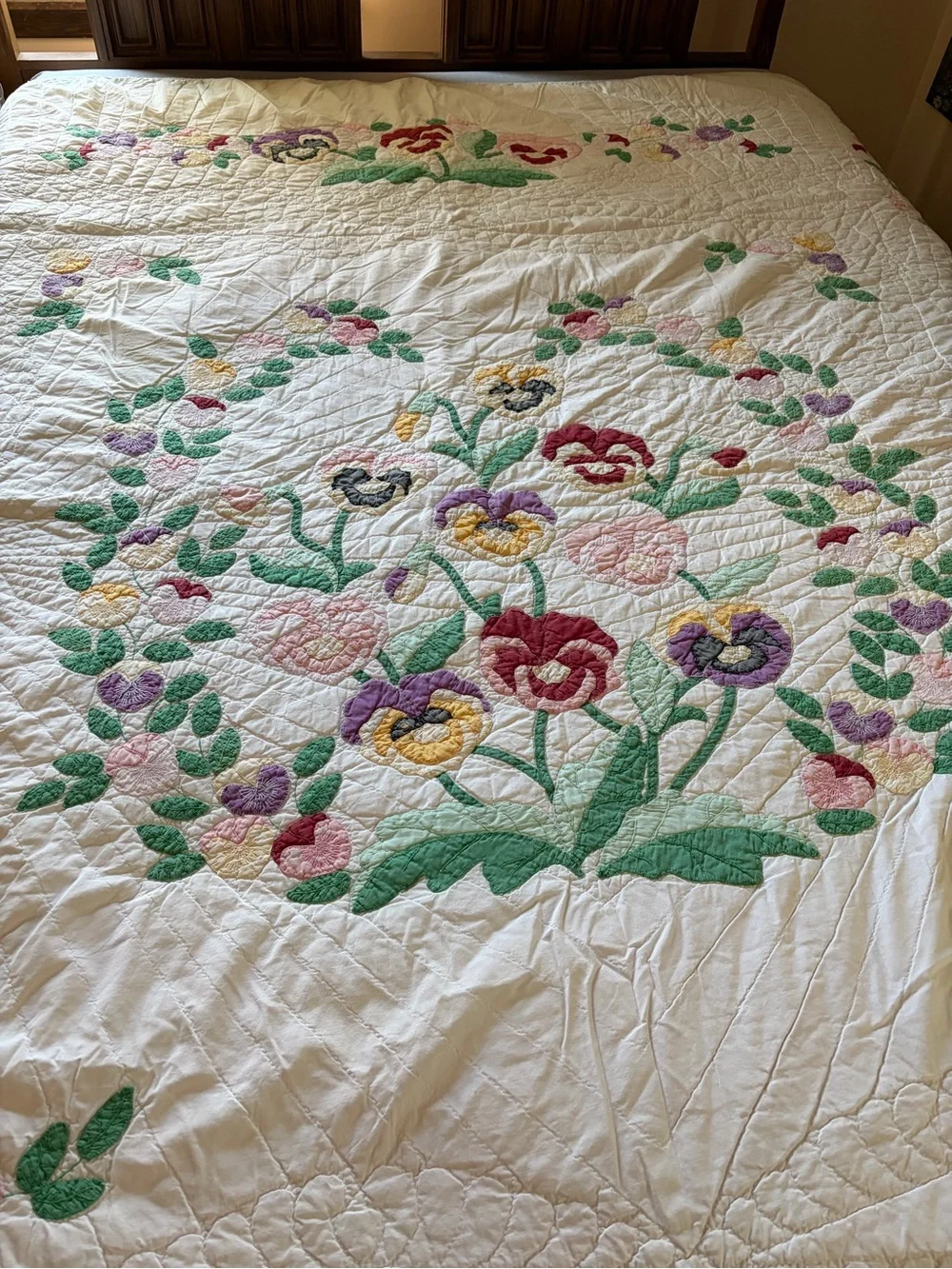 Vintage Handcrafted Floral Quilt Bedspread - White with Multi-Color Appliqué